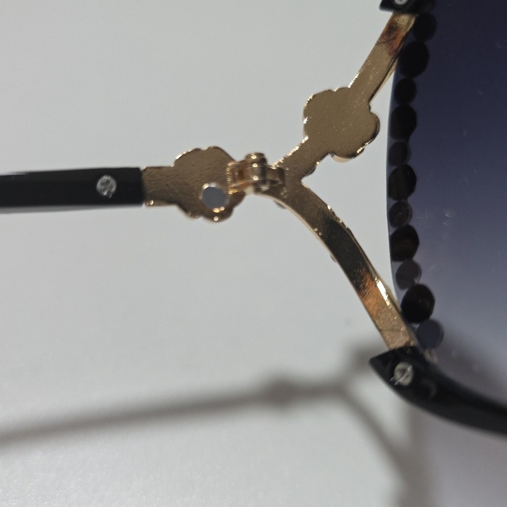 Oversized Black Rhinestone Sunglasses‎ with Gold Rose Side Detail – Glam Fashion - Picture 6 of 10